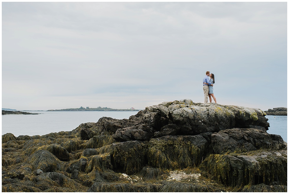 lindsay and brendan maine engagement session boothbay harbor_0007